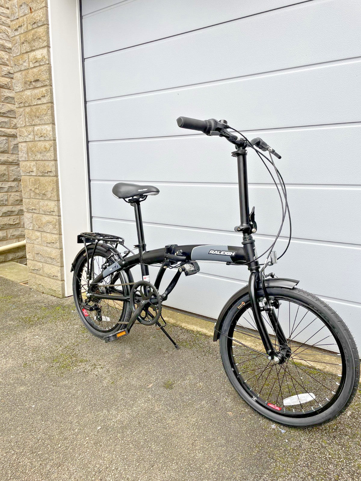 Raleigh  foldaway 7 Folding Bike,  20" Wheels, 7 Speed with Revo Grip