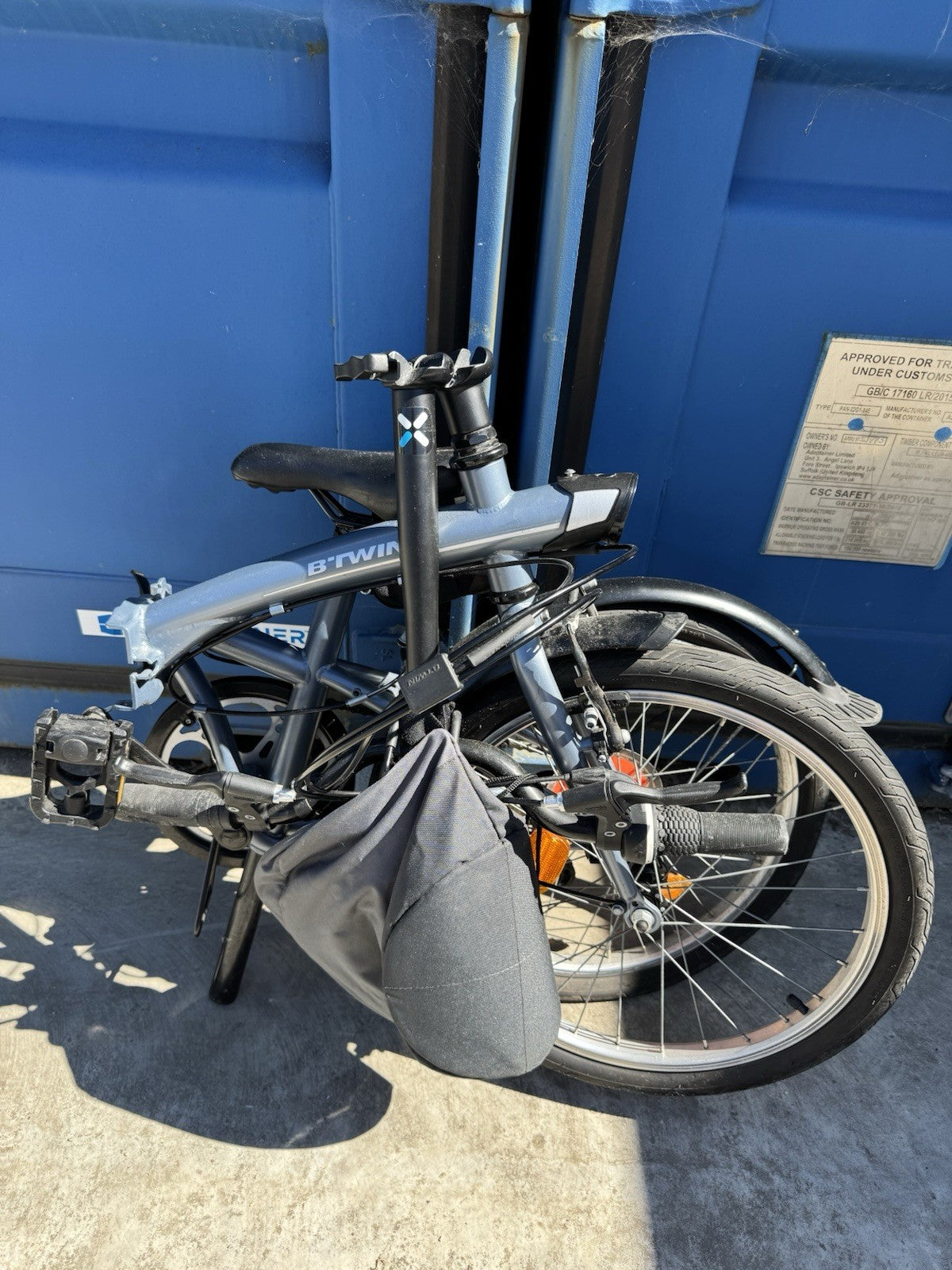 B'Twin Tilt 120 Folding Bike - Grey - in excellent condition