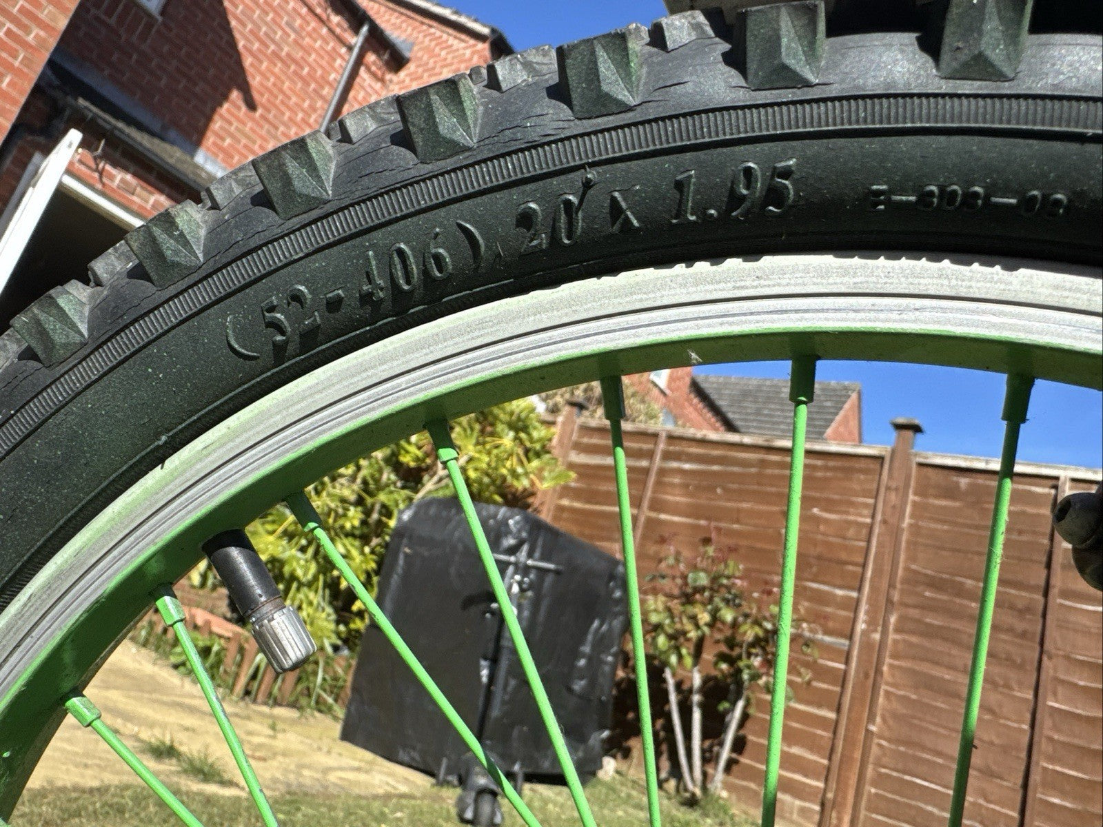 Women’s Folding Bike for Easy Storage, 6 Gears 20”Wheels Good Condition £120.