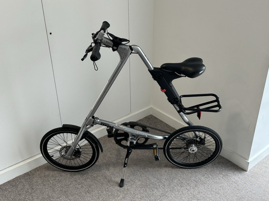 STRIDA SX Folding Bike – Silver Brush with Black Details – Good Condition