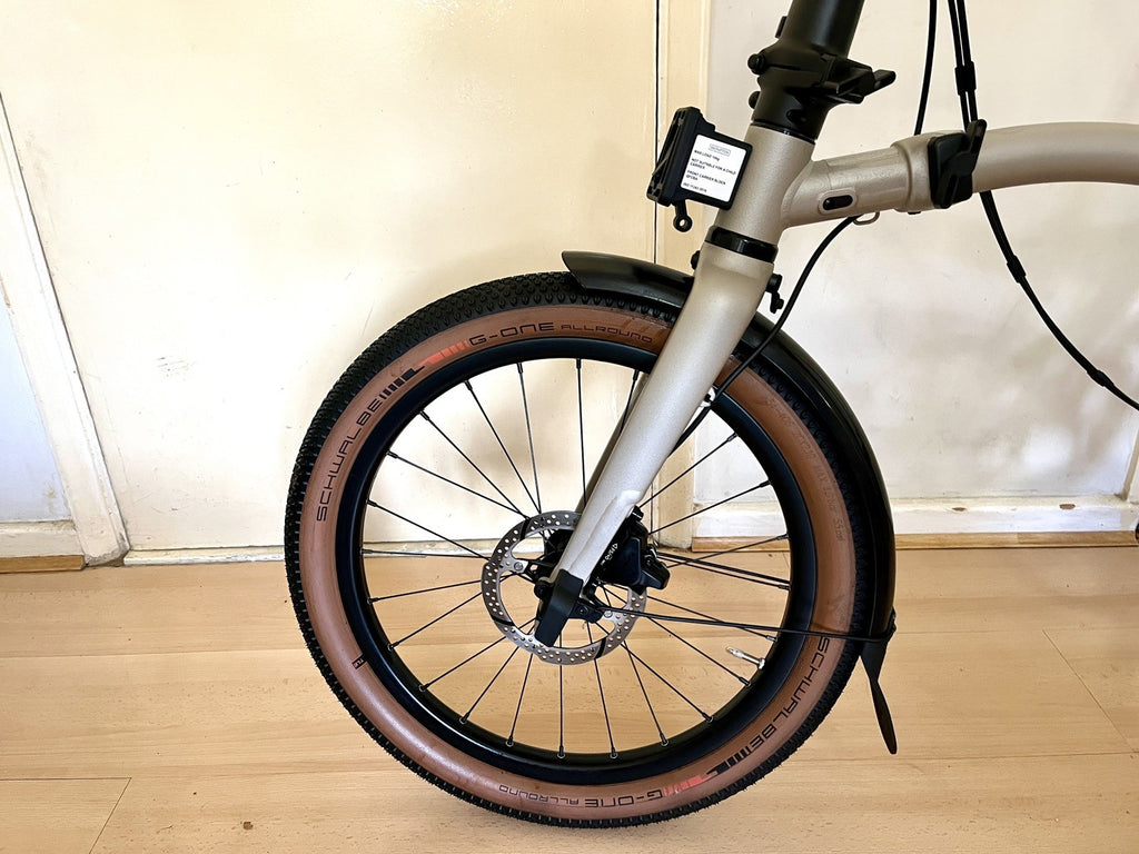 Brompton G Line 8 speed with rack and Mudguards, Traildust White, Large