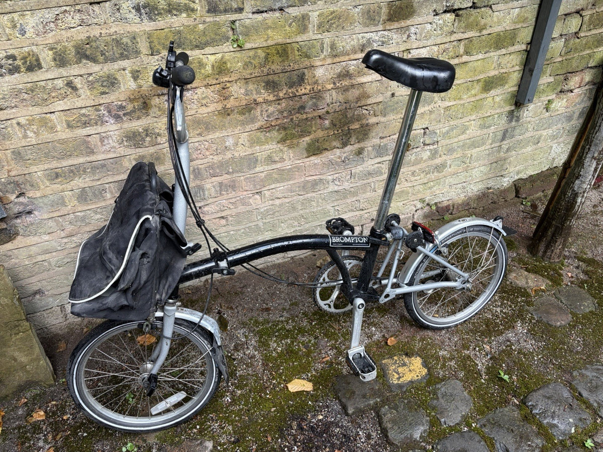 Brompton Folding Bike 16in 31cm Black/Silver Mudguards Reflectors Front Bag inc