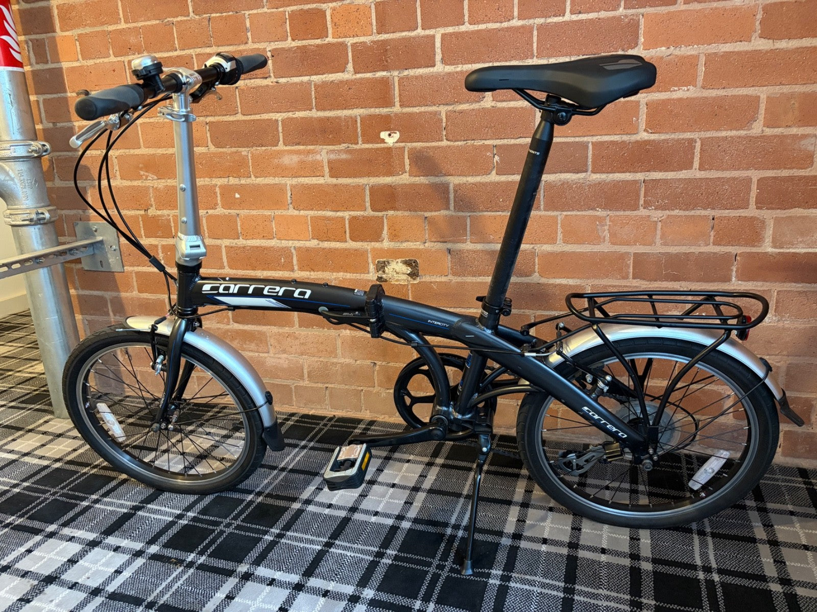 Carrera Intercity Folding Bike 20in 8-Speed V-Brake Rear Rack Mudguards Black