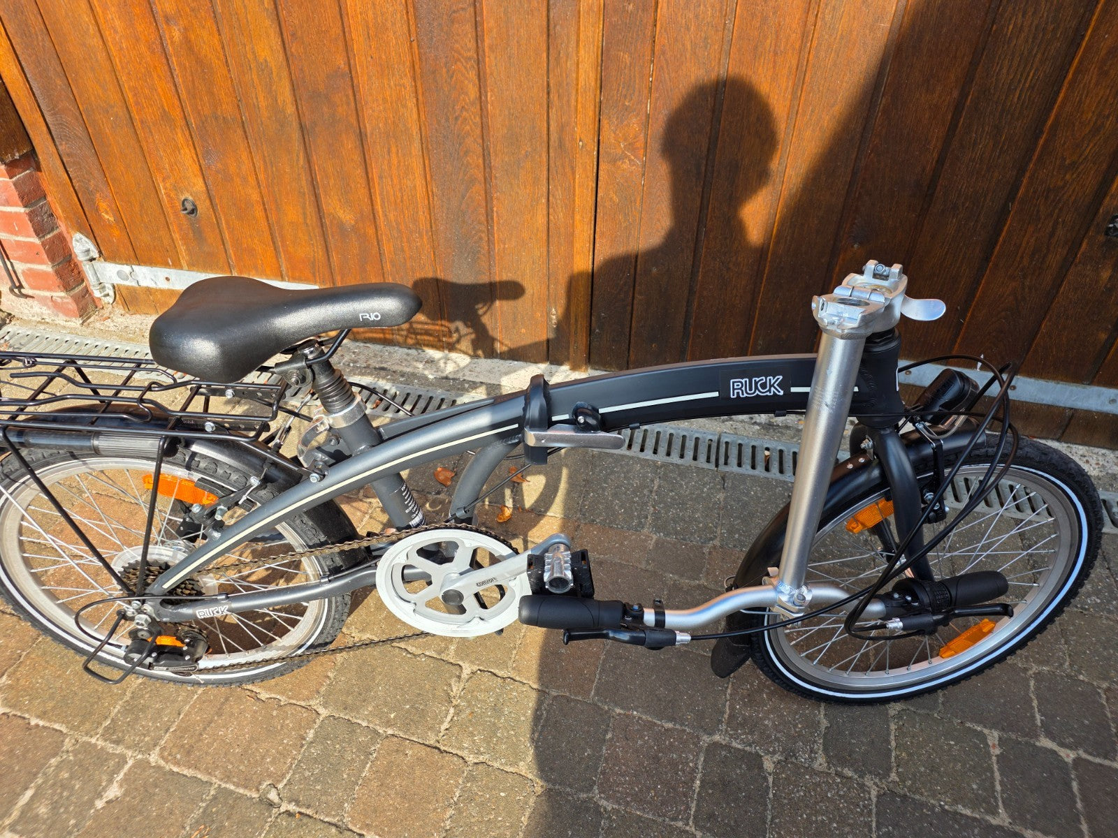 Freespirit Ruck Folding Bike 20 Inch Wheel Excellent Condition new May 2026 14kg