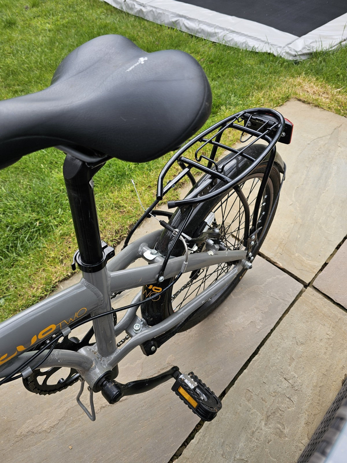 Raleigh Two Two Folding Bike 20" Aluminium Frame, 7-Speed Rear Rack Stand