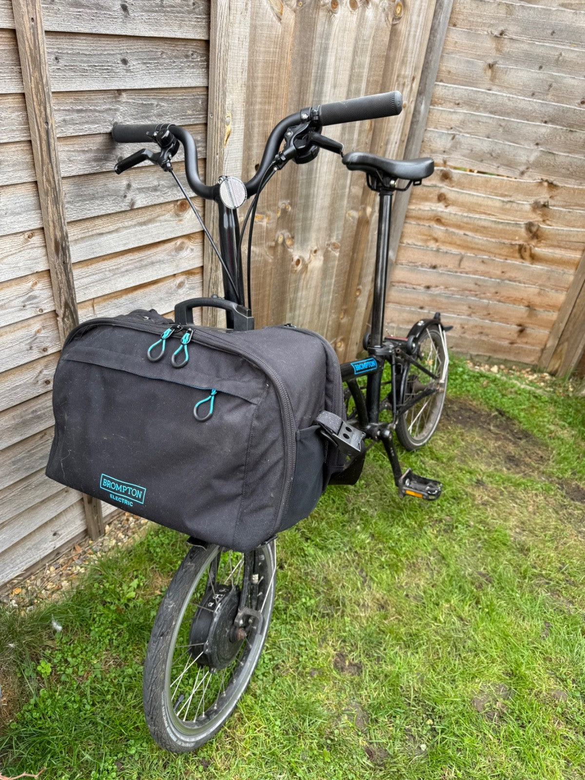 Brompton Electric 3speed folding bike in very good condition