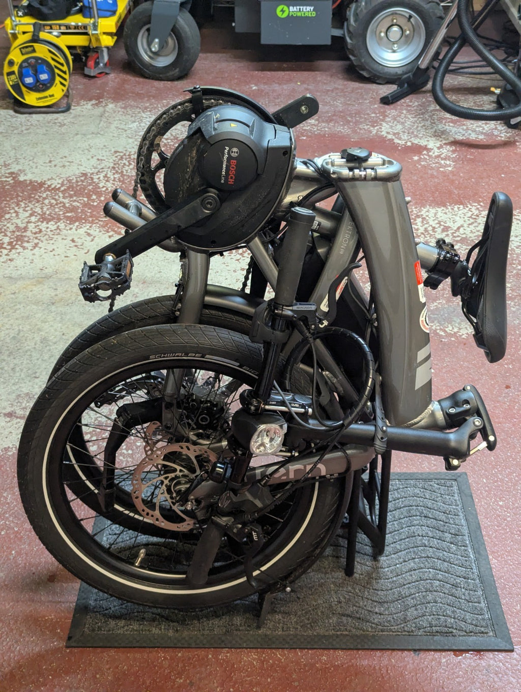 Tern Vektron S10 folding bike. Bosch Performance Line & Shimano Deore 10 gears