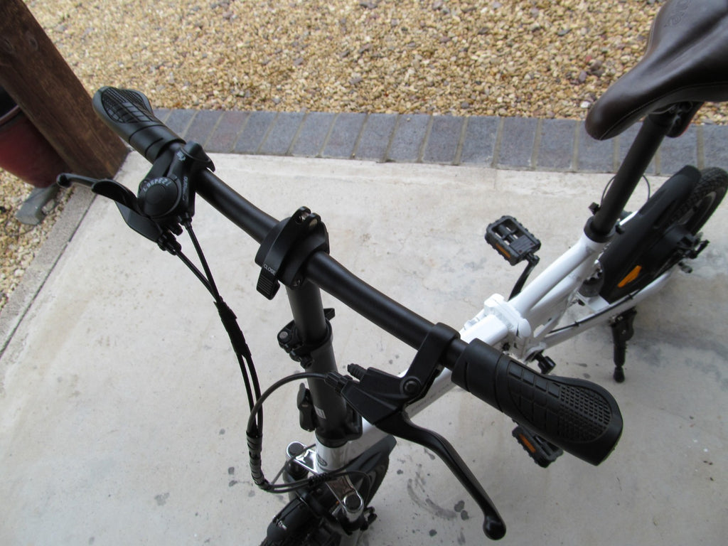 ADO Cross Your City Folding Bike, Suspension, mudguards, rides well, stops well