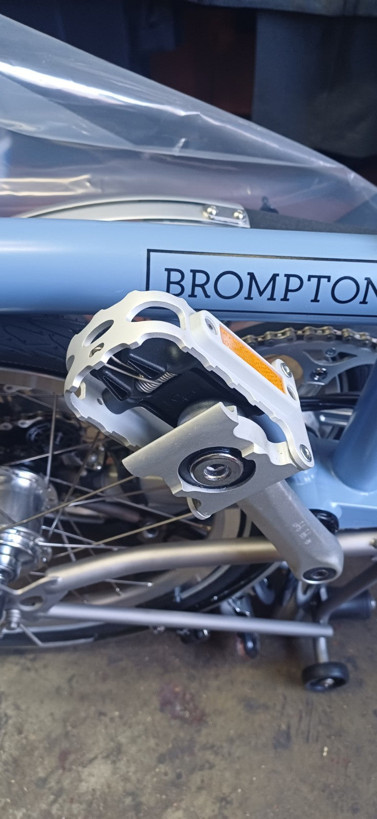 Brompton  M6L superlight cloud blue dynamo light titanium worldwide 🌐 shipping