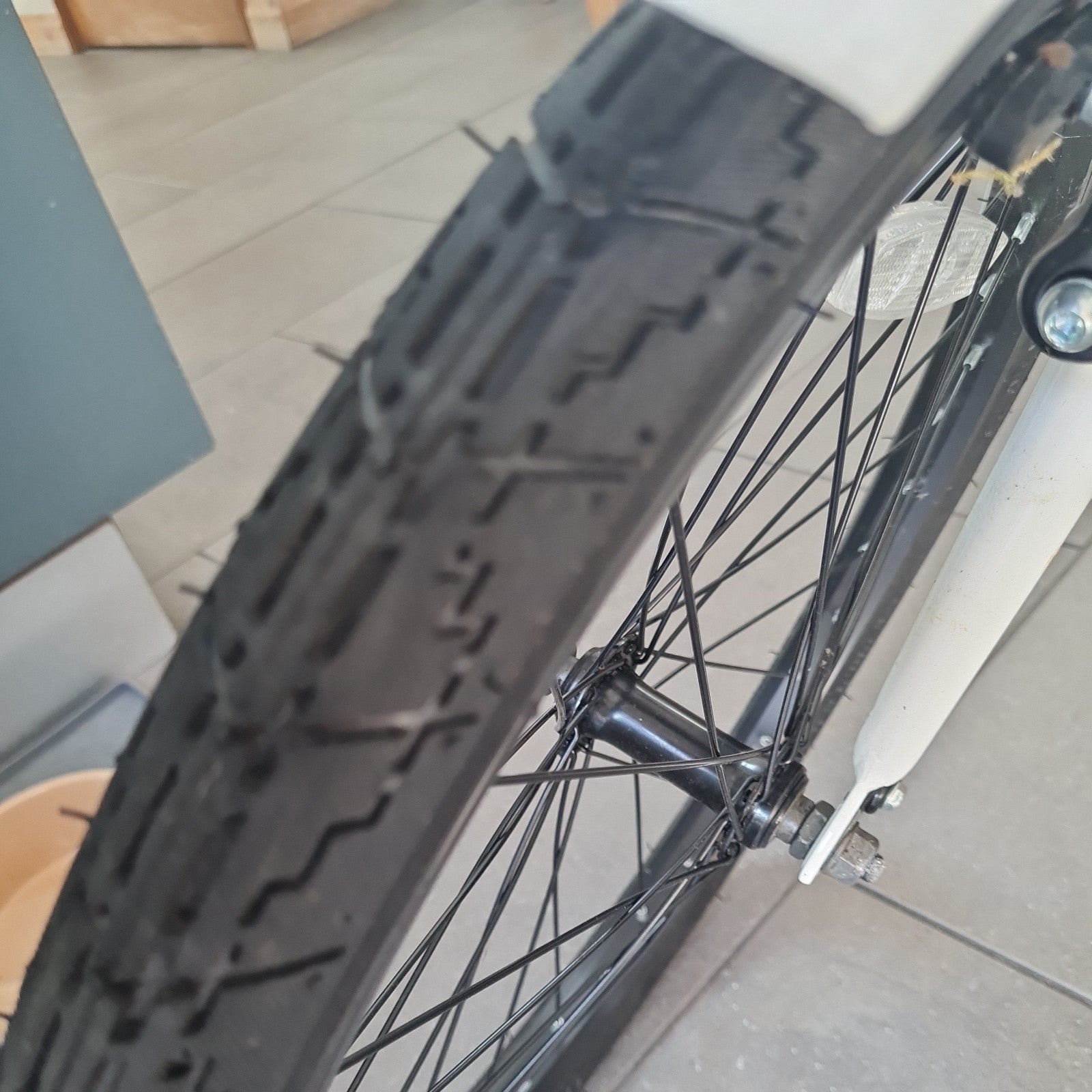 Cross CRF300 Folding Bike 20-inch Unisex White Wheel,pristine Condition