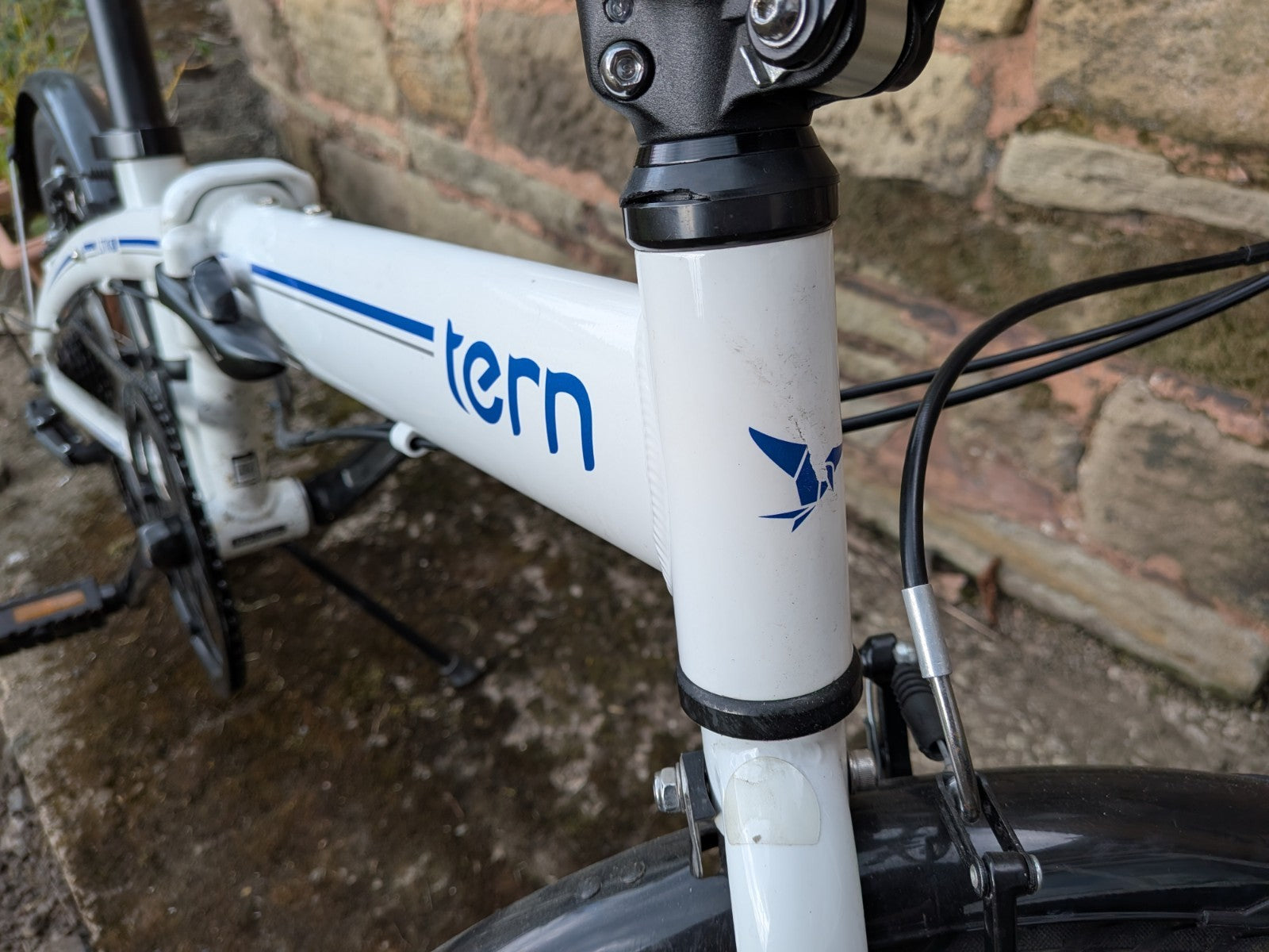 Tern Link B7 Folding Bike 20" 7- Speed - White - Great Condition
