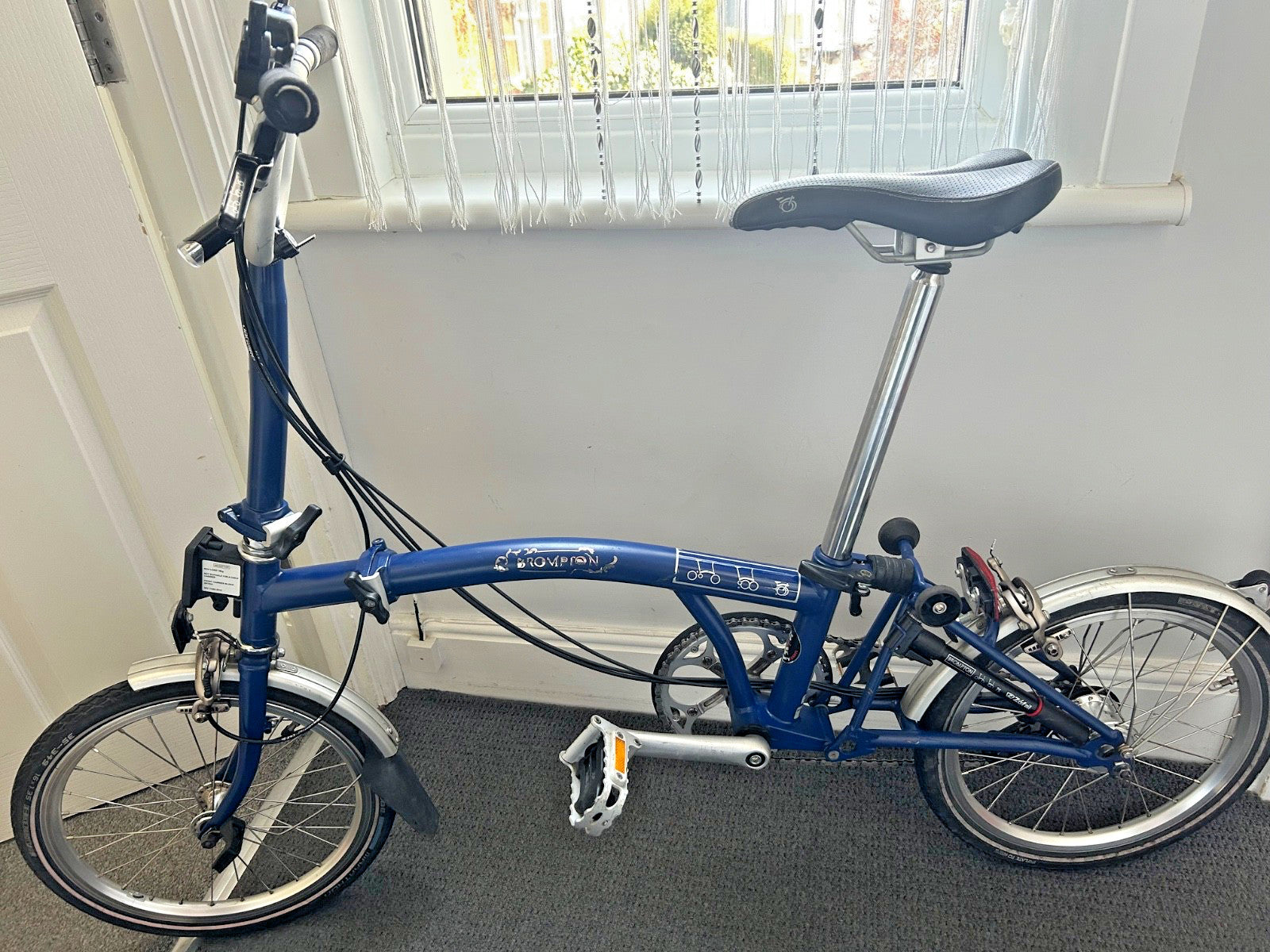 Brompton M6R in Cobalt Blue Folding bike C Line