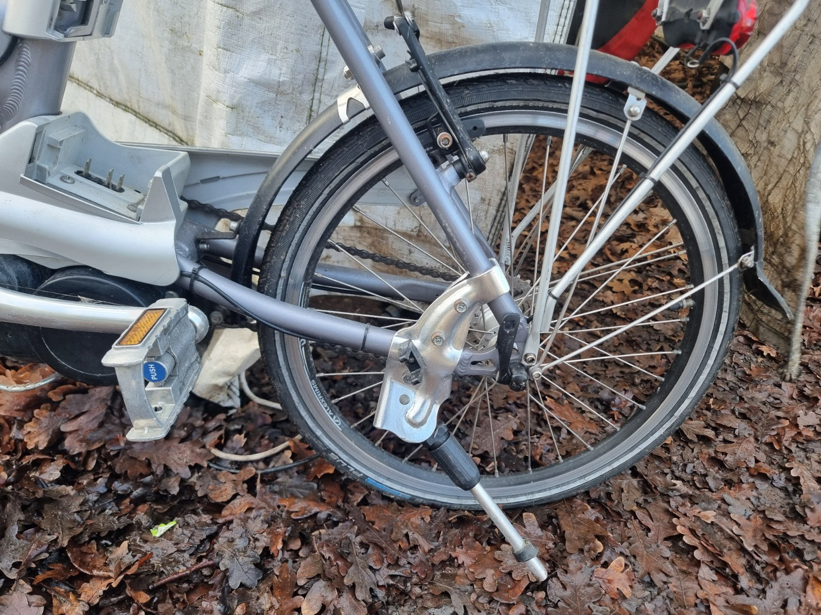 Flyer Folding E Bike With Built In Motor At The Pedals
