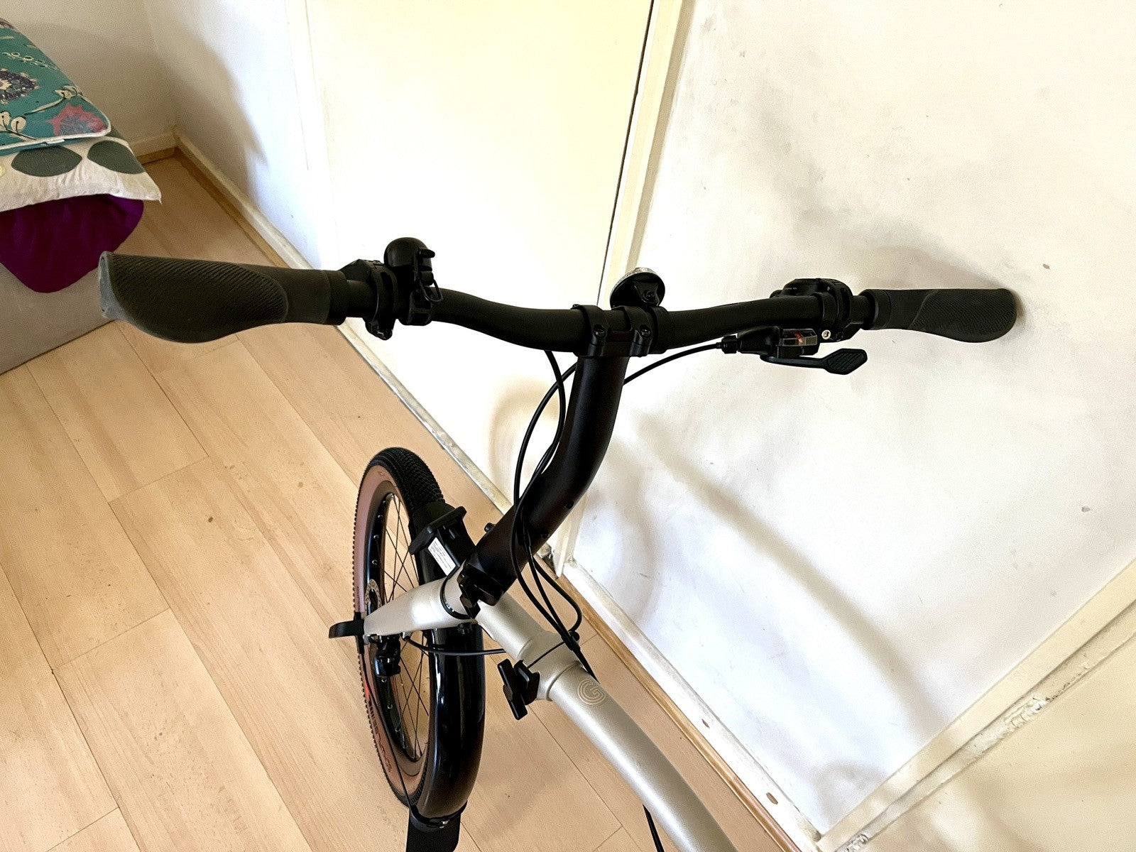 Brompton G Line 2026 with Roller Frame - 8-speed, Traildust White, Medium