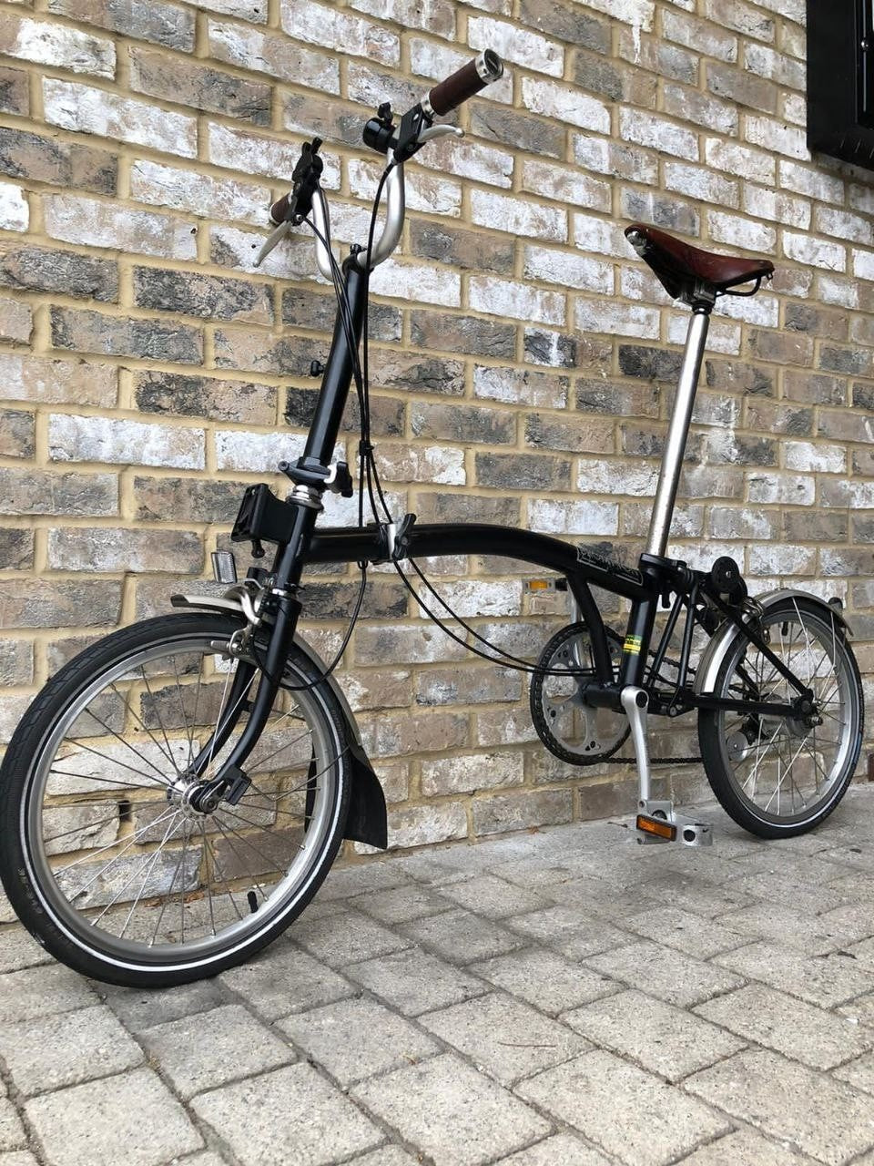 Brompton Black 3 Speed Mid M3L with Brooks Saddle & Grips - WORLDWIDE DELIVERY