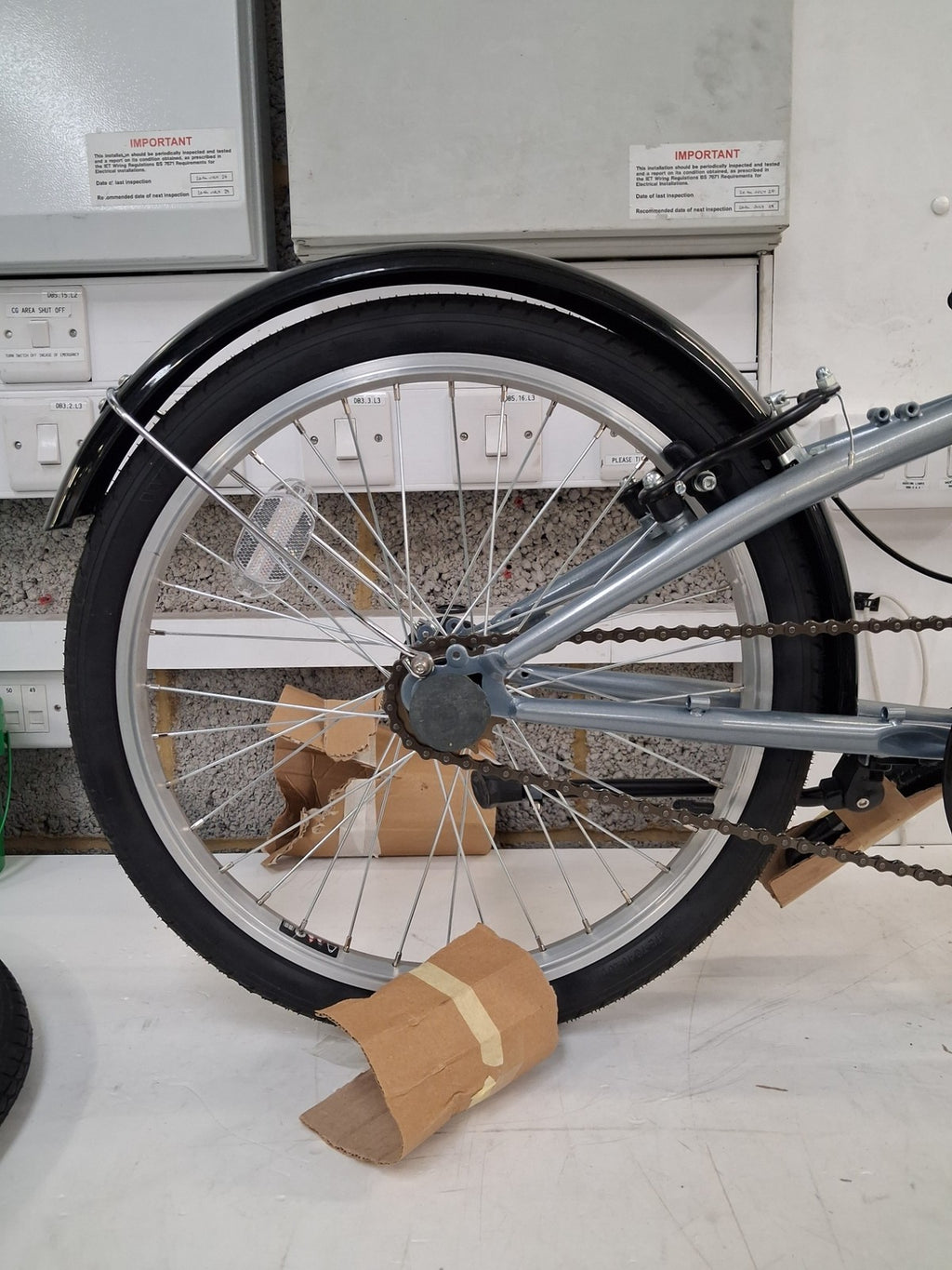 Apollo Tuck Folding Bike 20in Single-Speed One-Size Grey/Orange (No Tools)