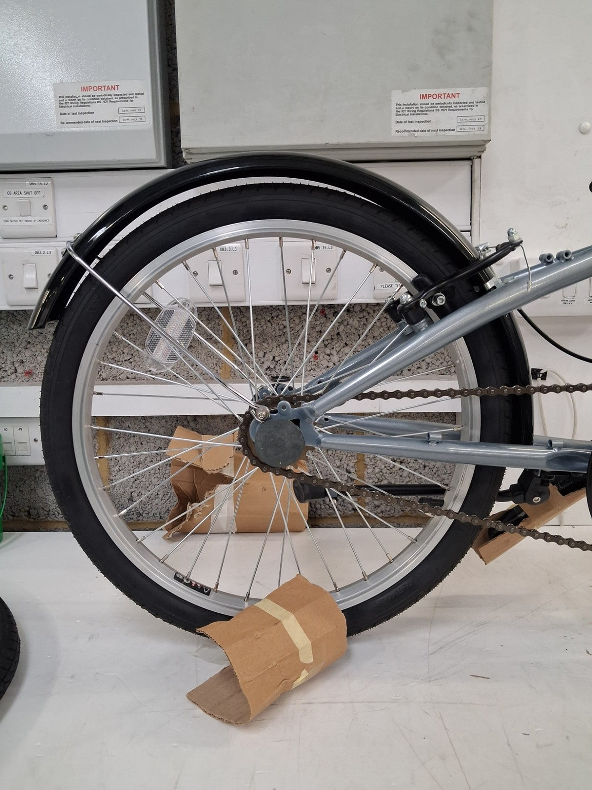Apollo Tuck Folding Bike 20in Single-Speed One-Size Grey/Orange (No Tools)