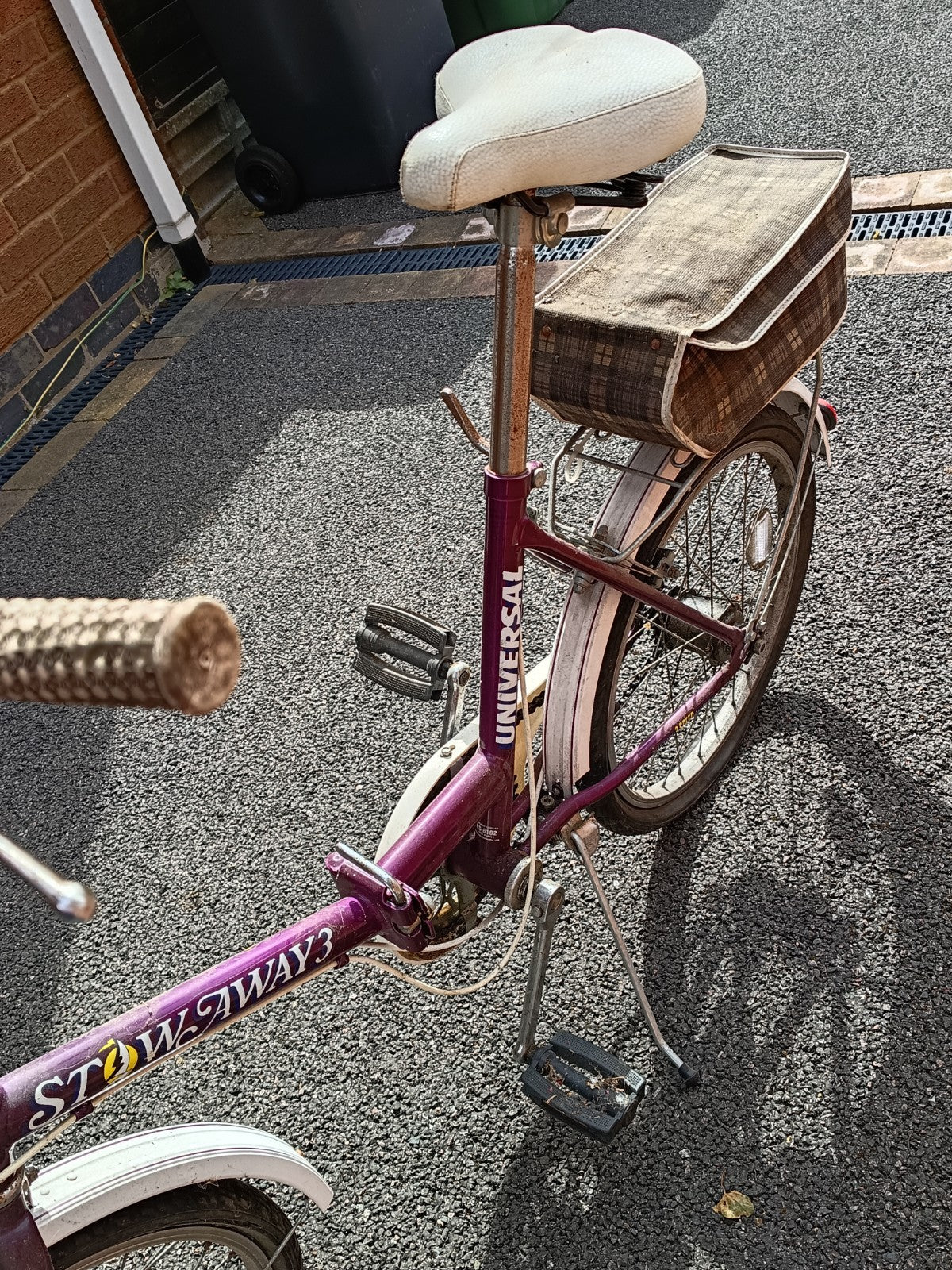 Universal Stowaway 3 Folding Bike Purple & White 3 Speed  Gears Needs Some TLC