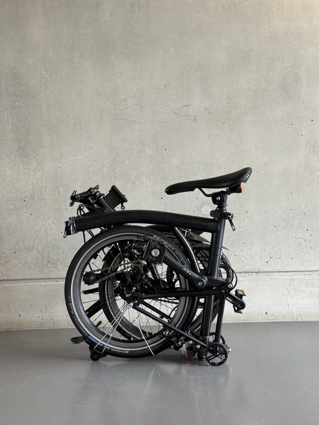 Brompton P Line 4-Speed Folding Bike Midnight Black, Lightweight