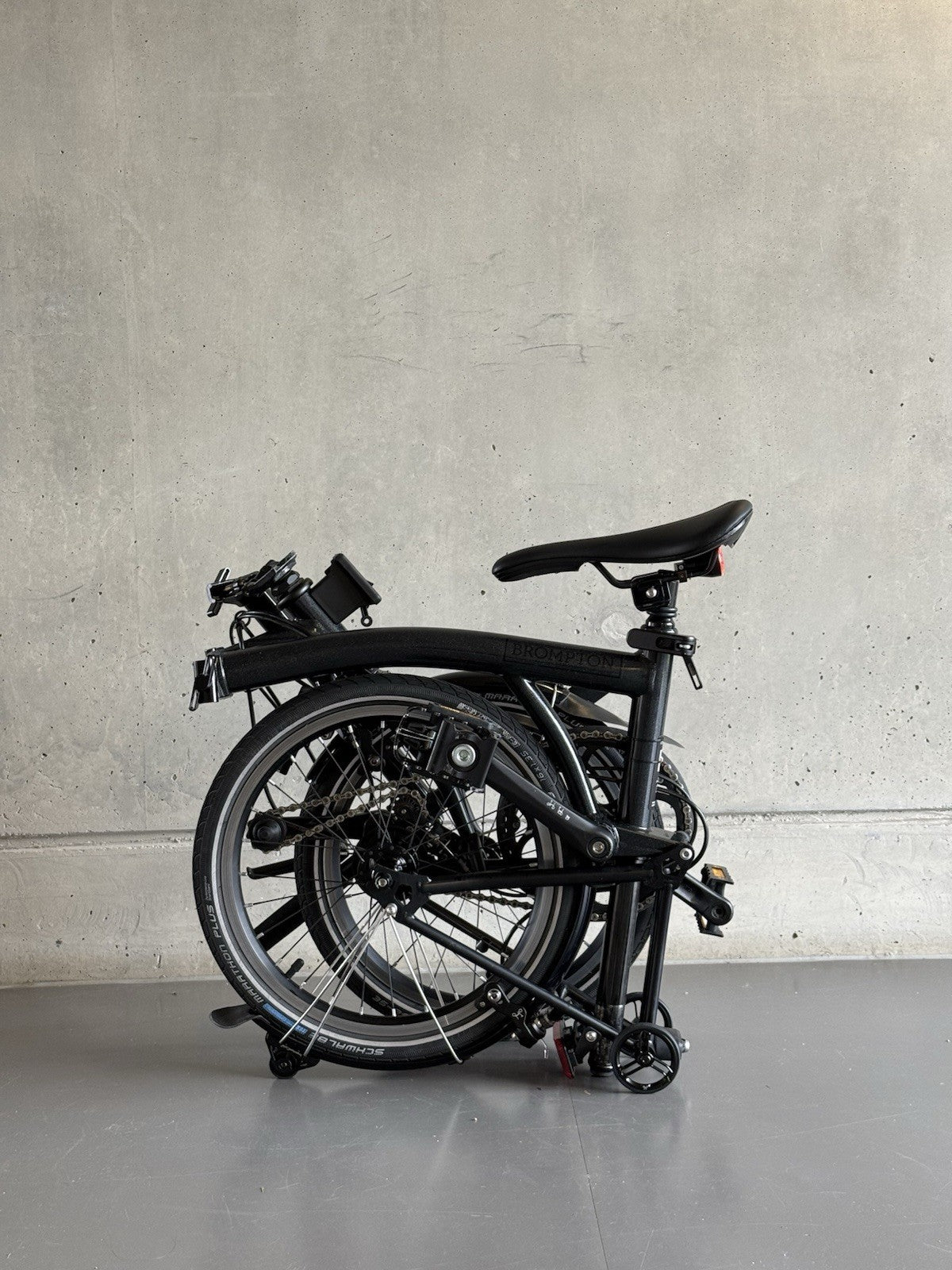Brompton P Line 4-Speed Folding Bike Midnight Black, Lightweight