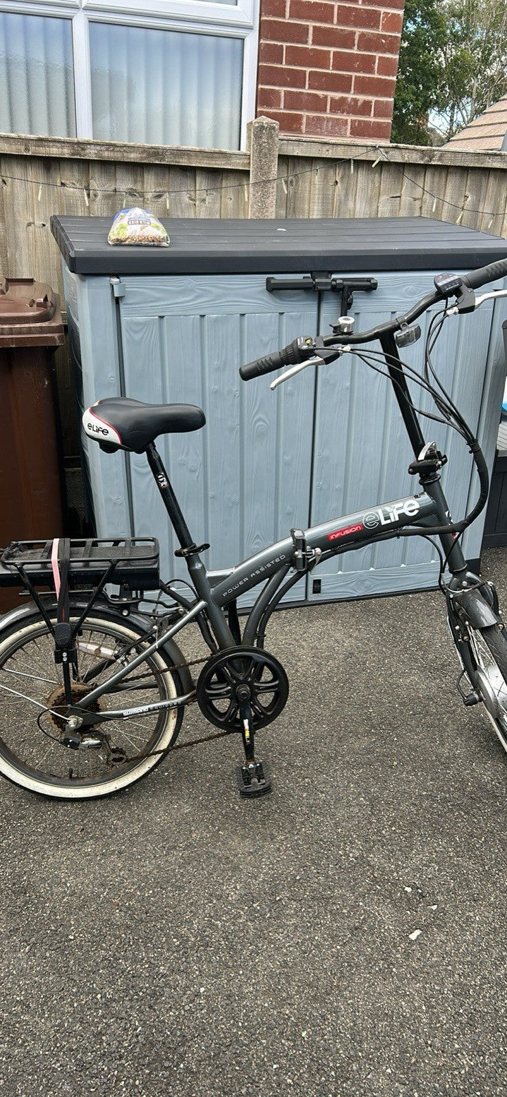 eLife Fusion 20in Folding Bike Grey/Black, Rear Rack, Mudguards, V-Brakes