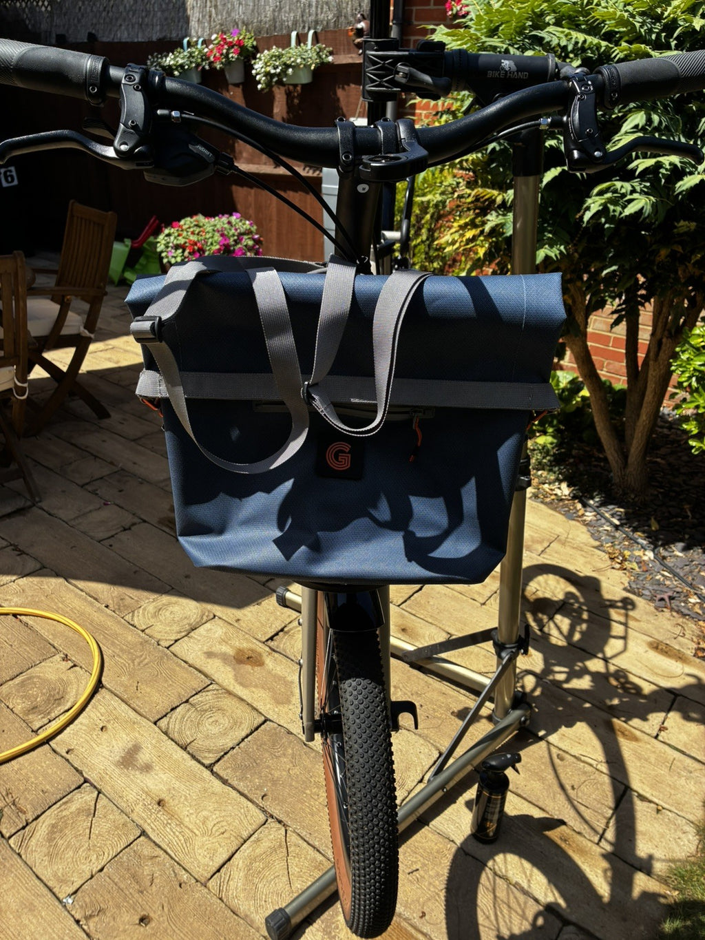 2025 Brompton G Line (Medium) – Traildust White with Roller Rack & Bag Included