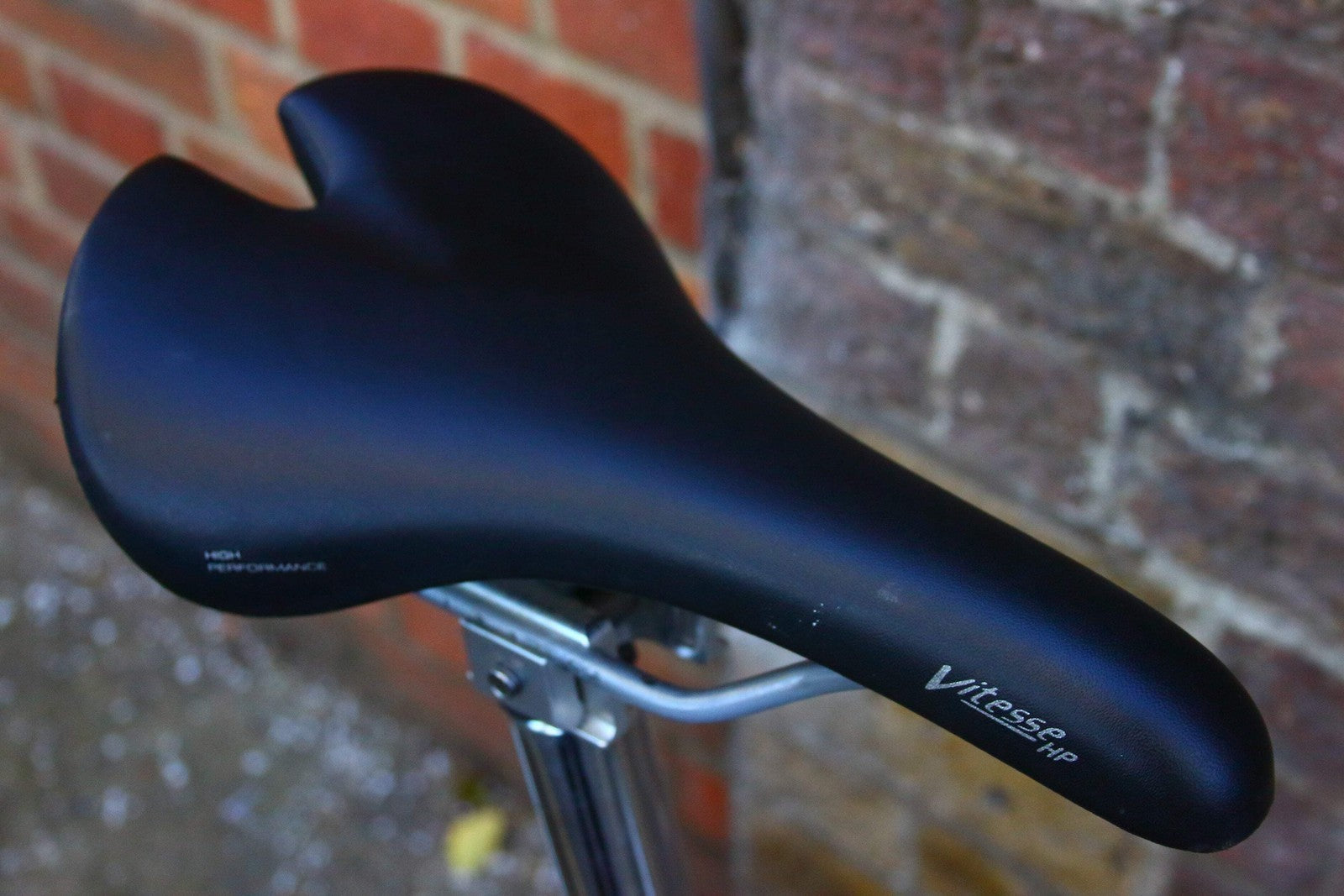 Brompton S2L Folding Ficycle in White (Weighs 10.5kg) Great condition 2010 Model