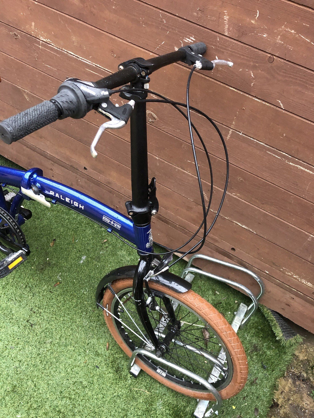 Raleigh Stowaway Folding Commuting Bike. 20” wheels. 7 gears. Good condition!