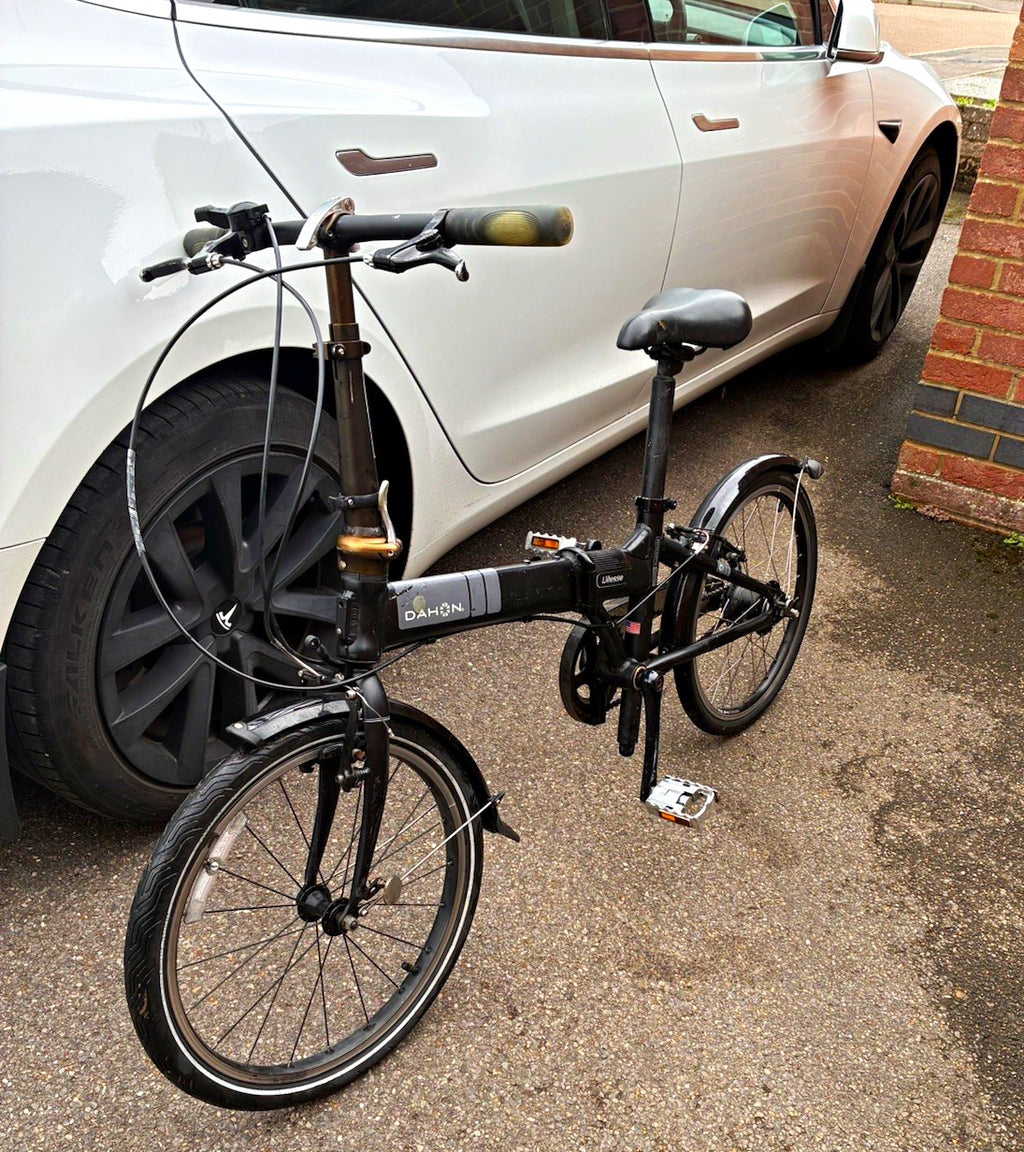 Dahon Vitesse 20 in Folding Bike Black V-Brake Flat Bar Mudguards Adj Seat
