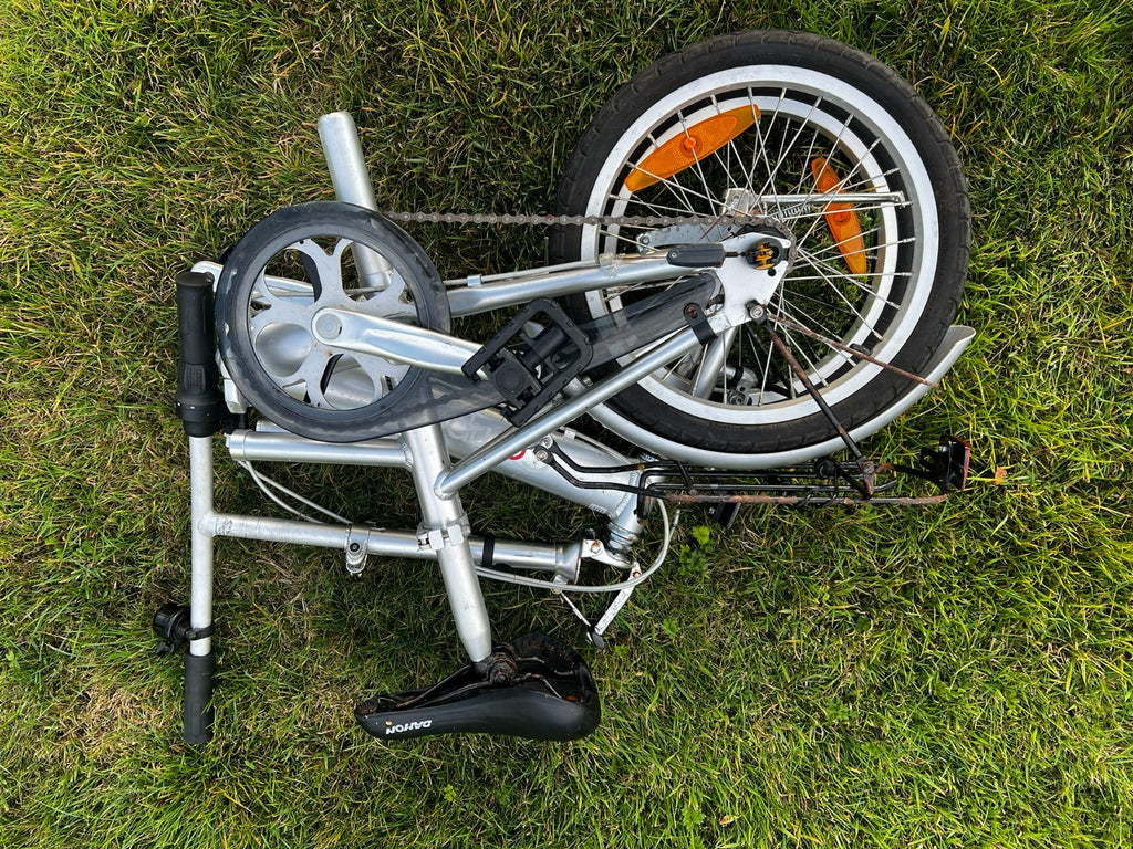 3 speed Compass folding bike (commuter, caravan or boat bike) , kickstand & rack