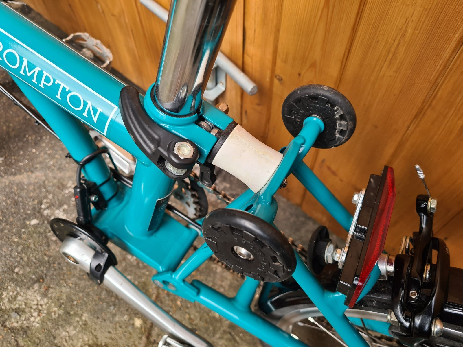 Brompton w/ Swytch kit B75 2021 250km Battery, lights And Bag + upgrades