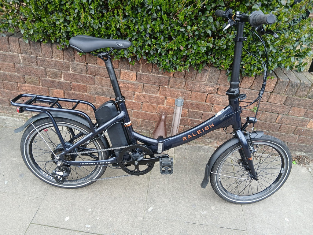 Raleigh Stow-E-Way Folding 7-Speed 20" Wheel Alloy E--Bike Dark Blue (Scratched)