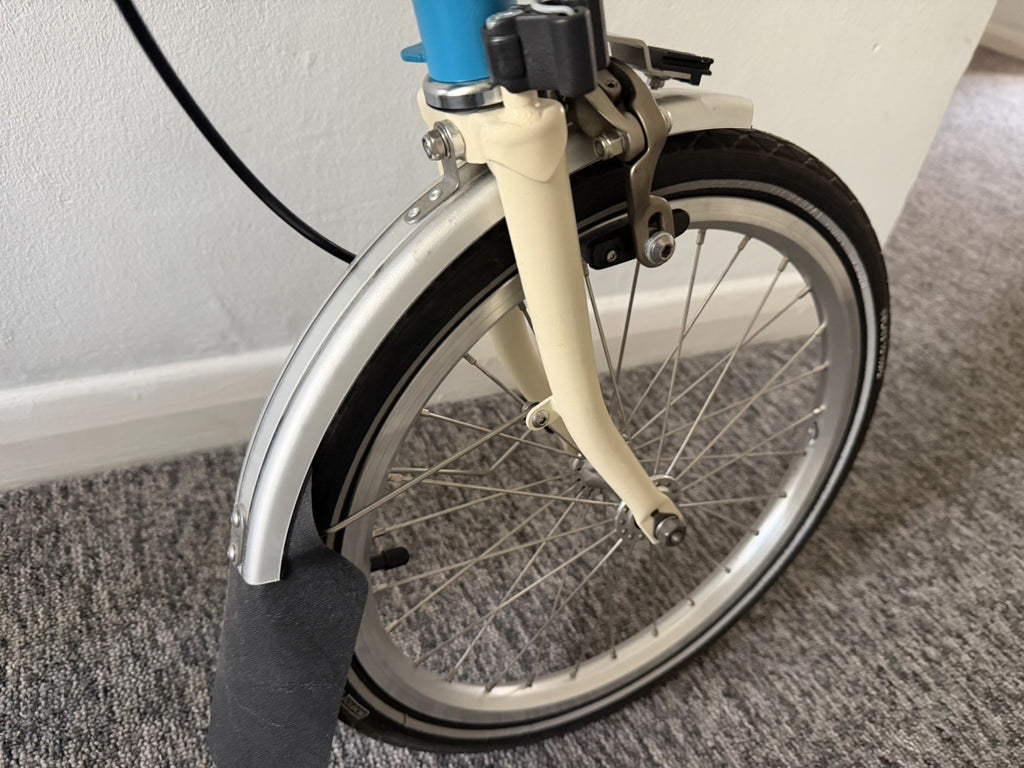 Brompton C Line M6R (6 Speed) folding bicycle - Blue (Excellent Condition)