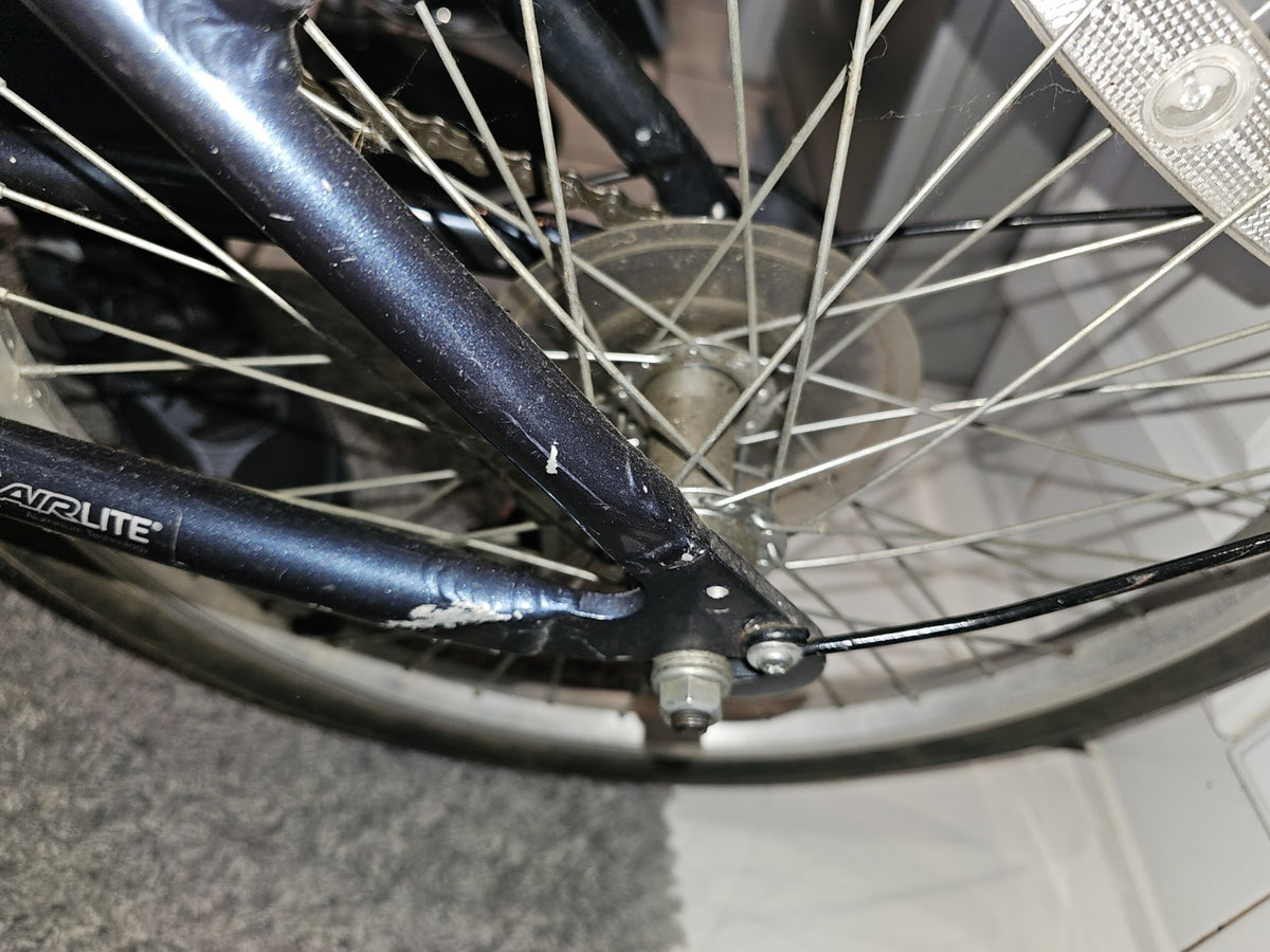 Lightweight Aluminium Raleigh Swift Folding Bike is in good condition