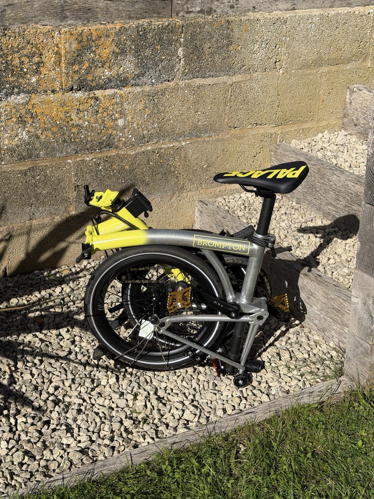 Brompton Palace Special Edition with upgrades. 2 speed, mudguards
