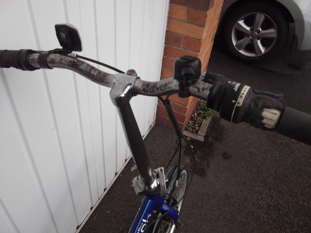 Apollo Tuck Folding Bike 20in Blue 6-Speed V-Brake Kickstand