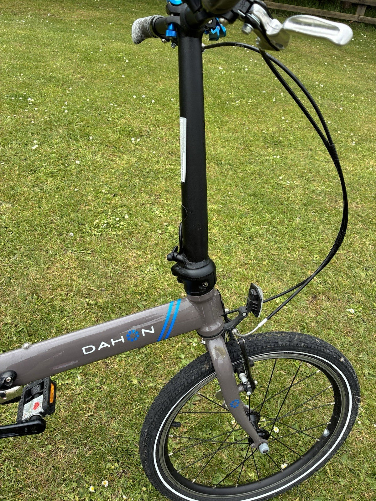 Dahon UNO Ladies Folding Bike, Hardly Used.