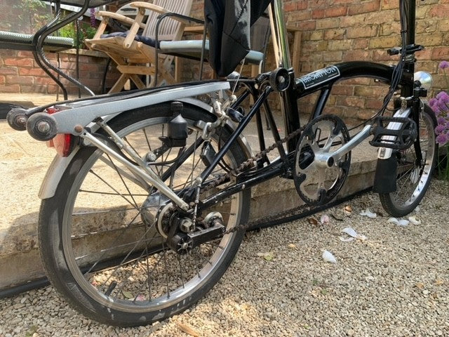 Classic 3-speed Brompton fold up bike with travel bag - great condition