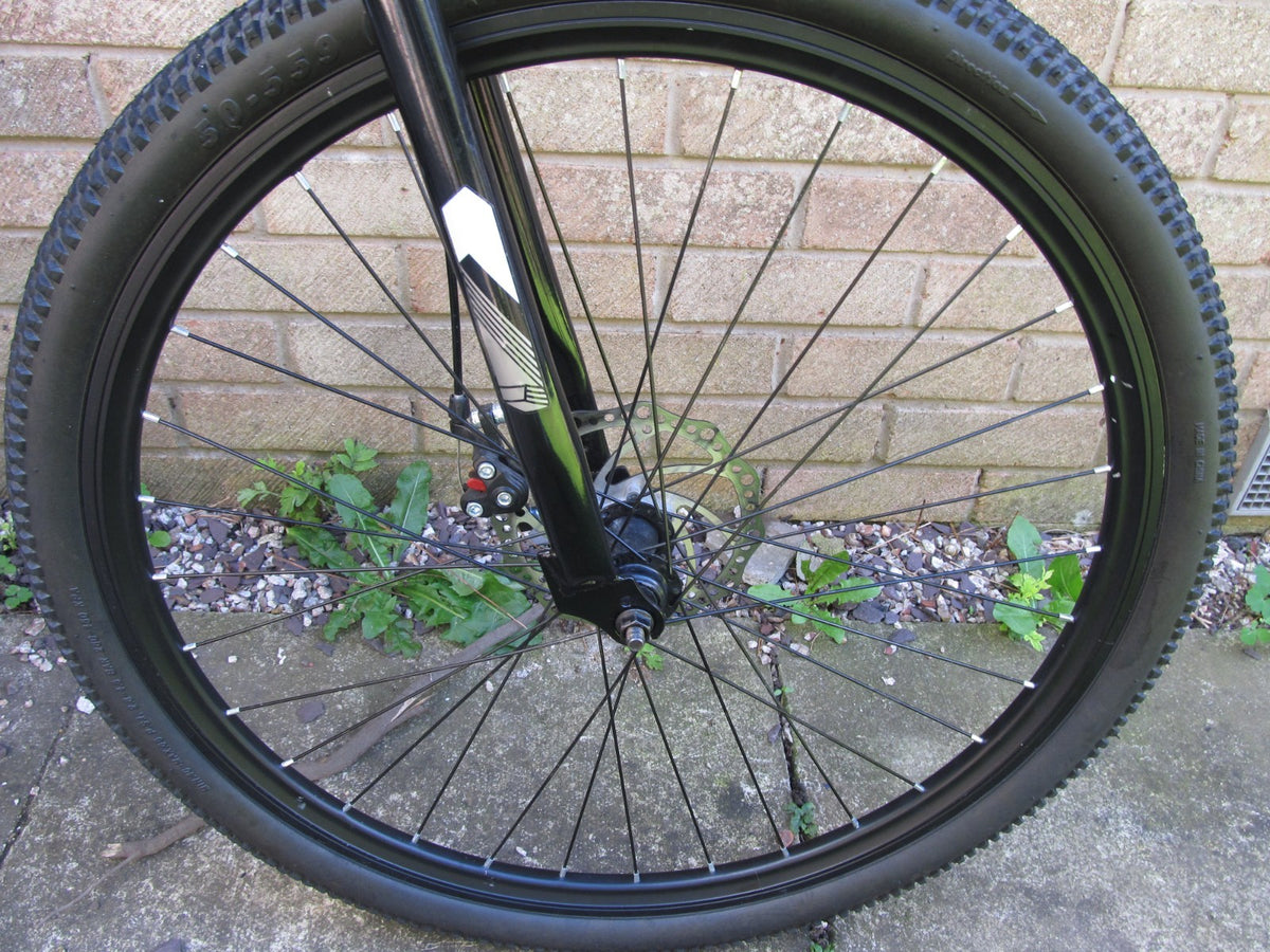 BIKE MOUNTAIN 26"  WHEELS BI FOLD UNISEX-EXCELLENT CONDITION