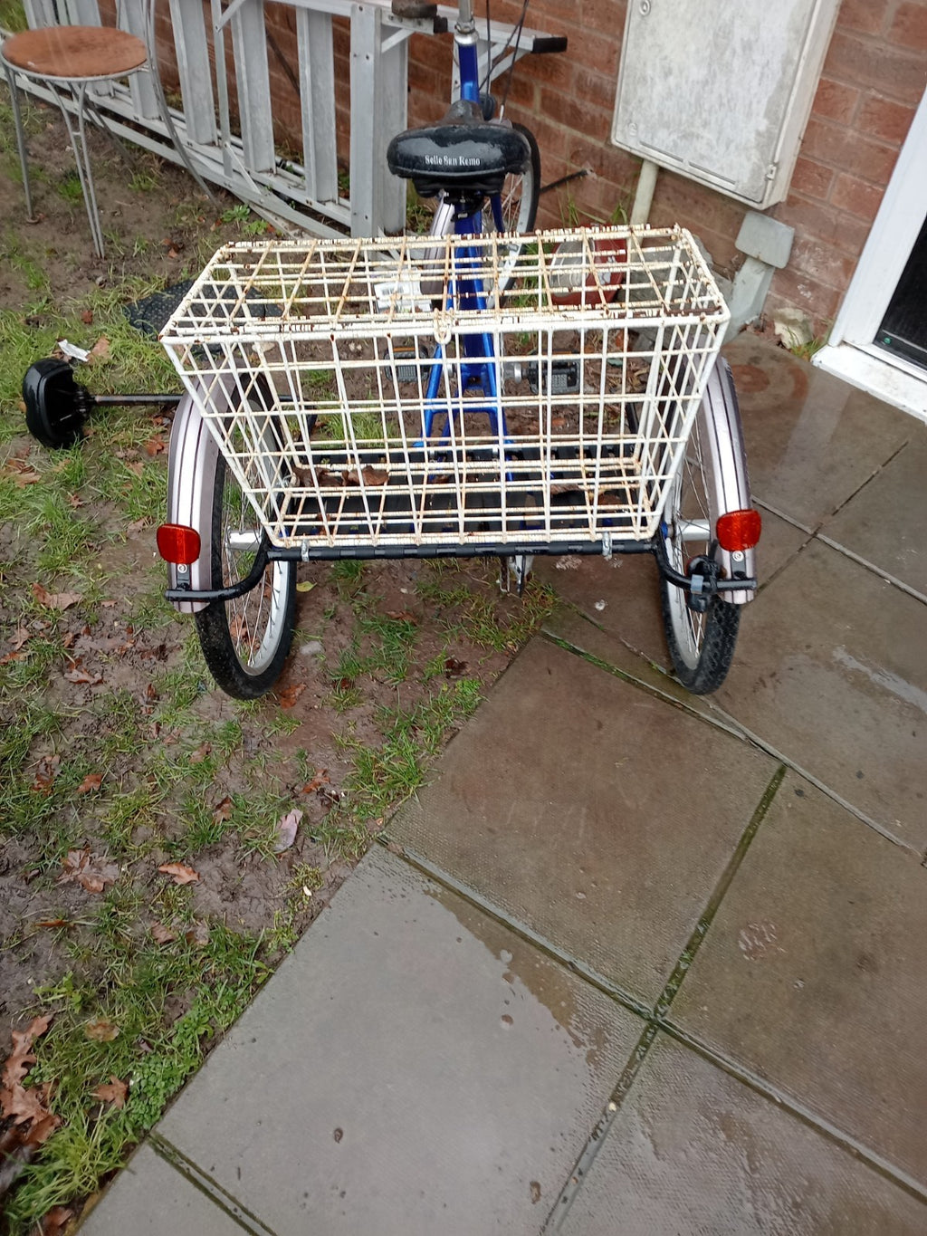 Apollo Tuck Folding Bike