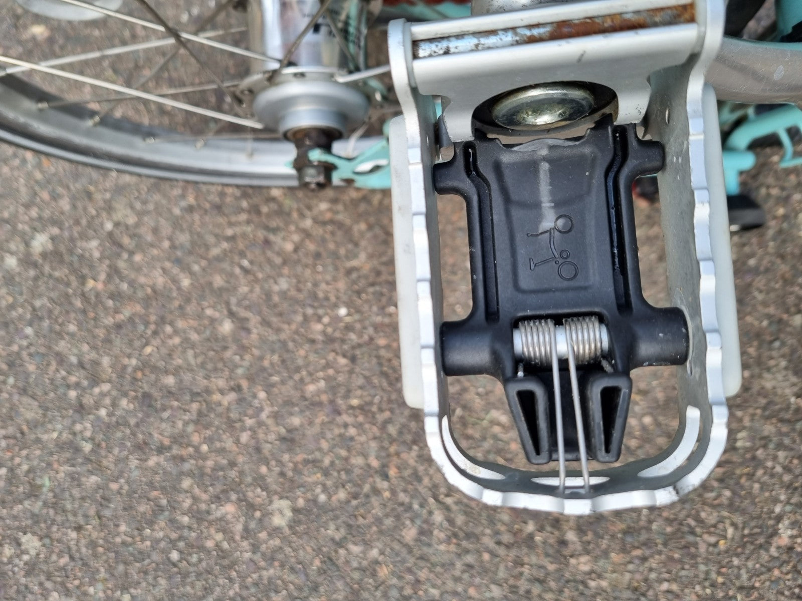 Brompton, Blue
