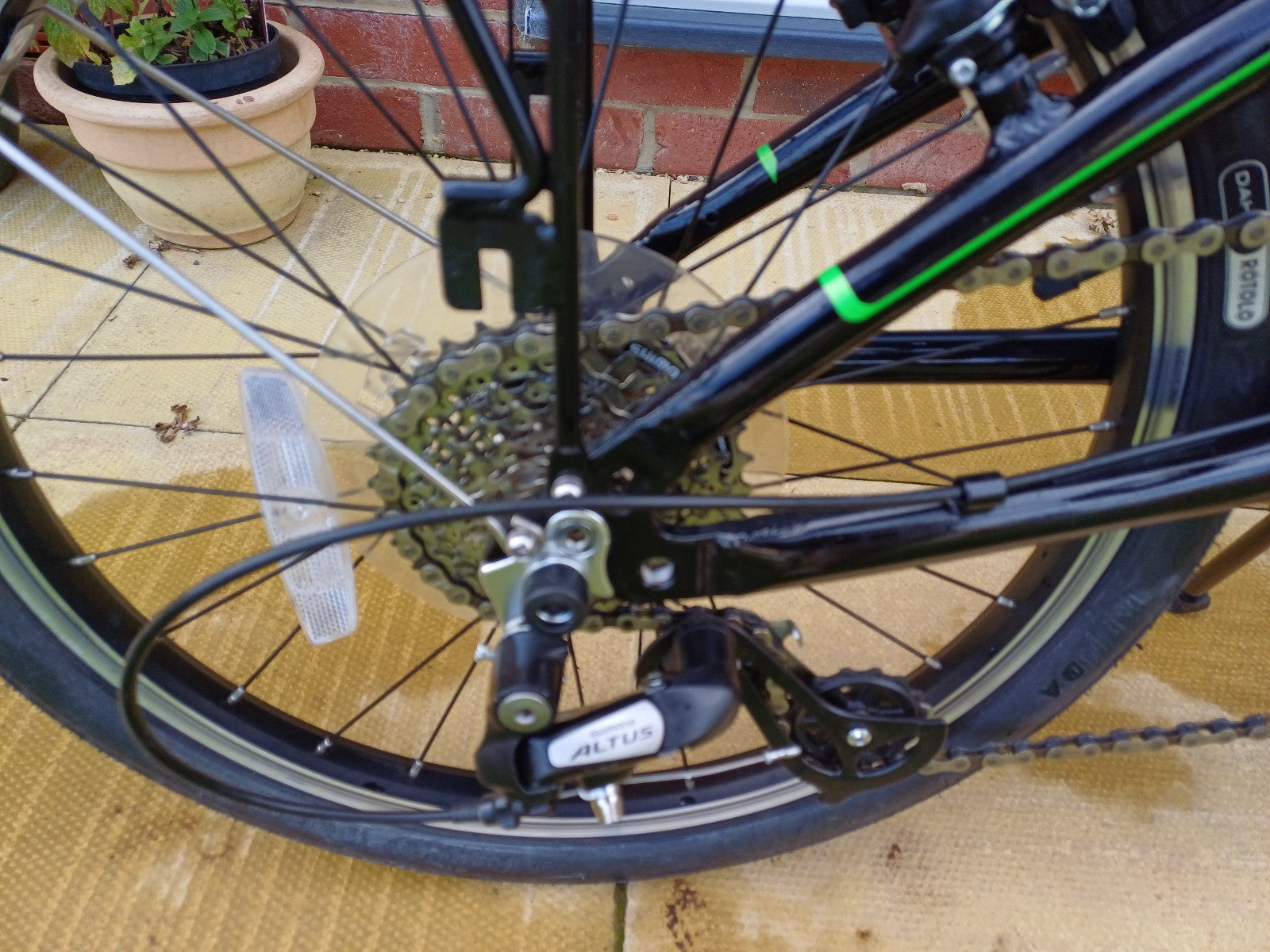 Dahon Vitesse Alloy D8 folding commuter bike, Obsidian black,  superb Condition