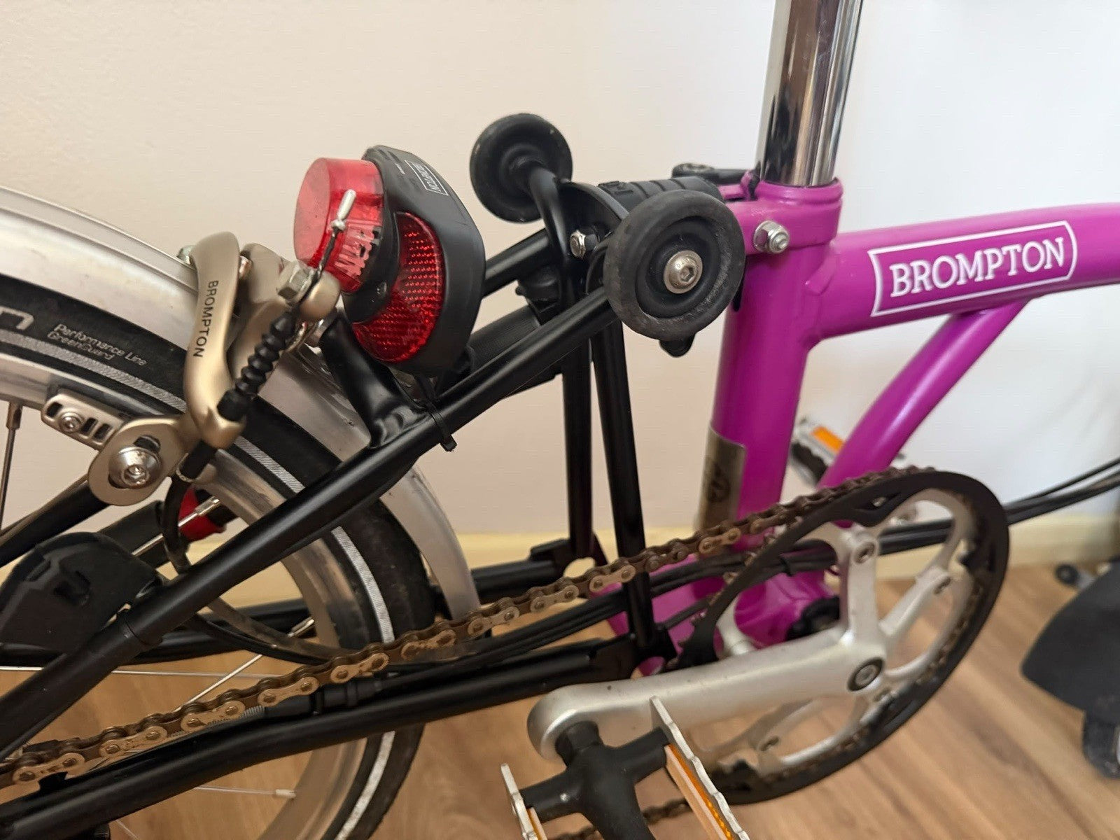 Brompton C Line H6L (6 Speed) folding bicycle - Berry (EXCELLENT CONDITION)
