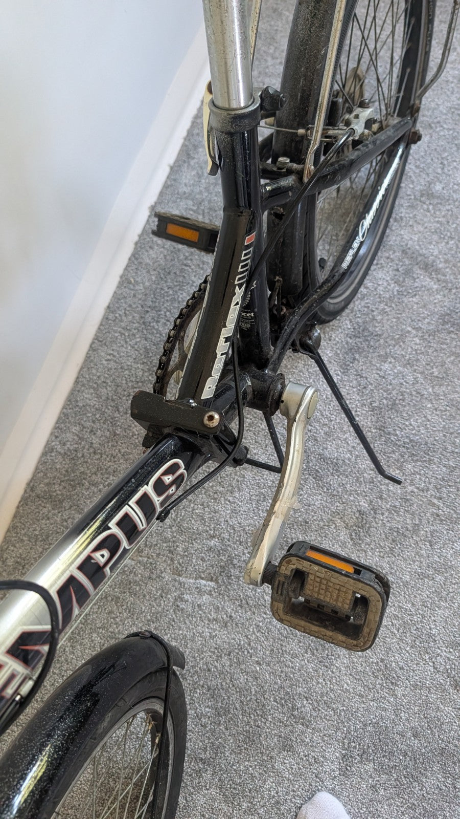 Folding Bicycle, Adults size 20 inch wheels condition used. Collection only!
