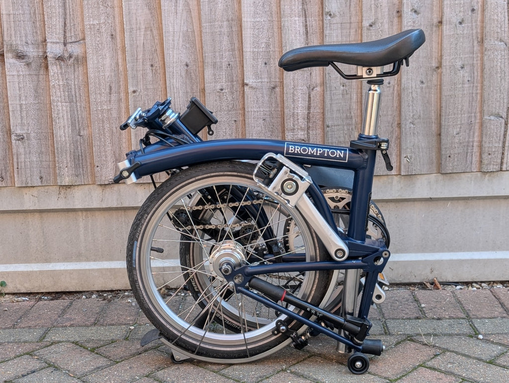 Brompton M6L Folding Bicycle Midnight Blue used in great condition + pump
