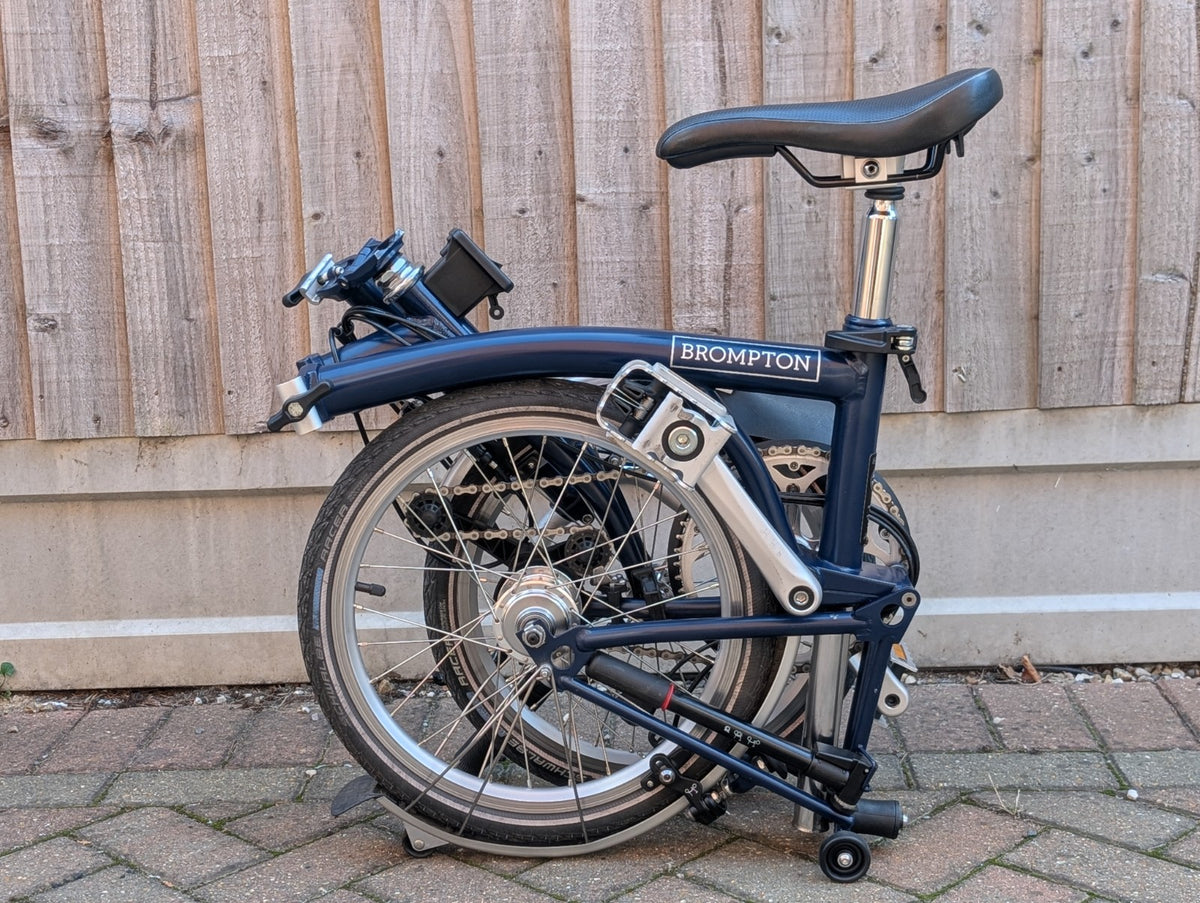 Brompton M6L Folding Bicycle Midnight Blue used in great condition + pump
