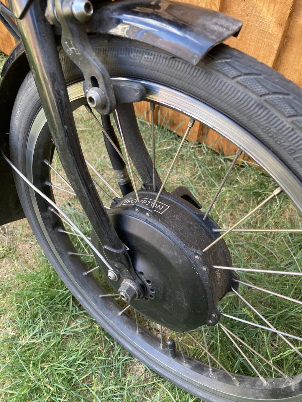 Brompton M6L 6 Speed Mid Folding Bike - Missing Parts/Faulty