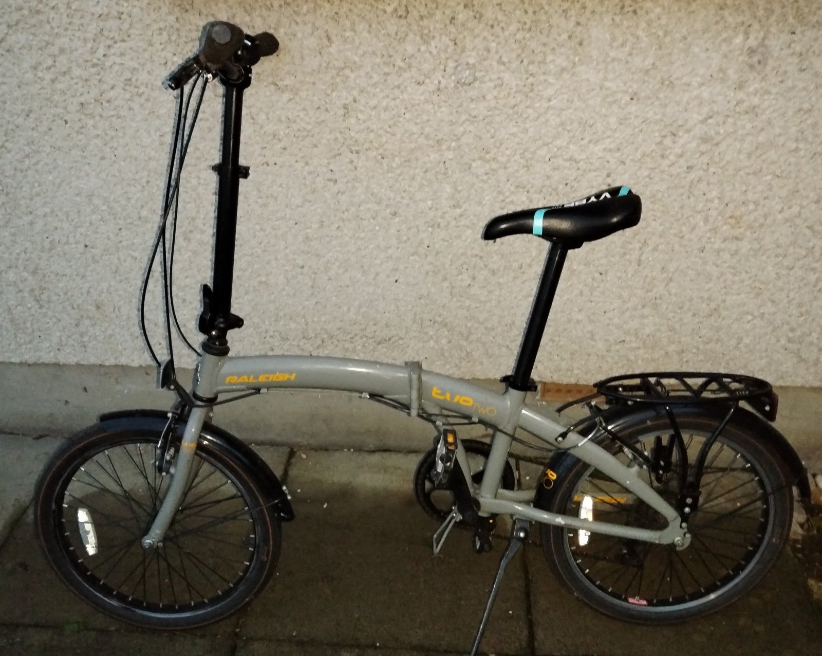 Raleigh Evo 2 Folding Bike; 7-Speed; very good condition and price