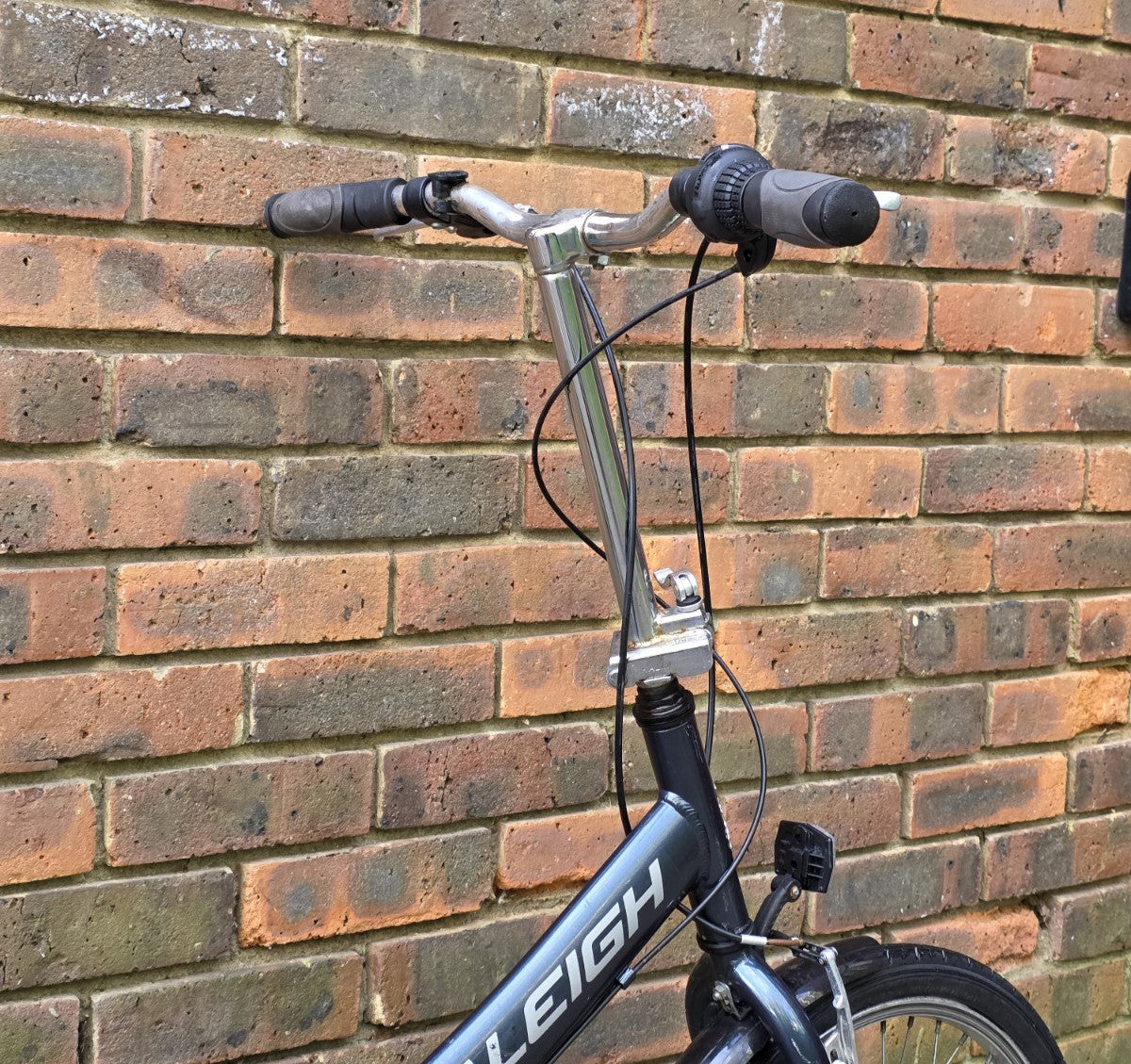 Raleigh EVO 7SP Folding Bike, Aluminum Frame, 20" Wheels, 7 Speed