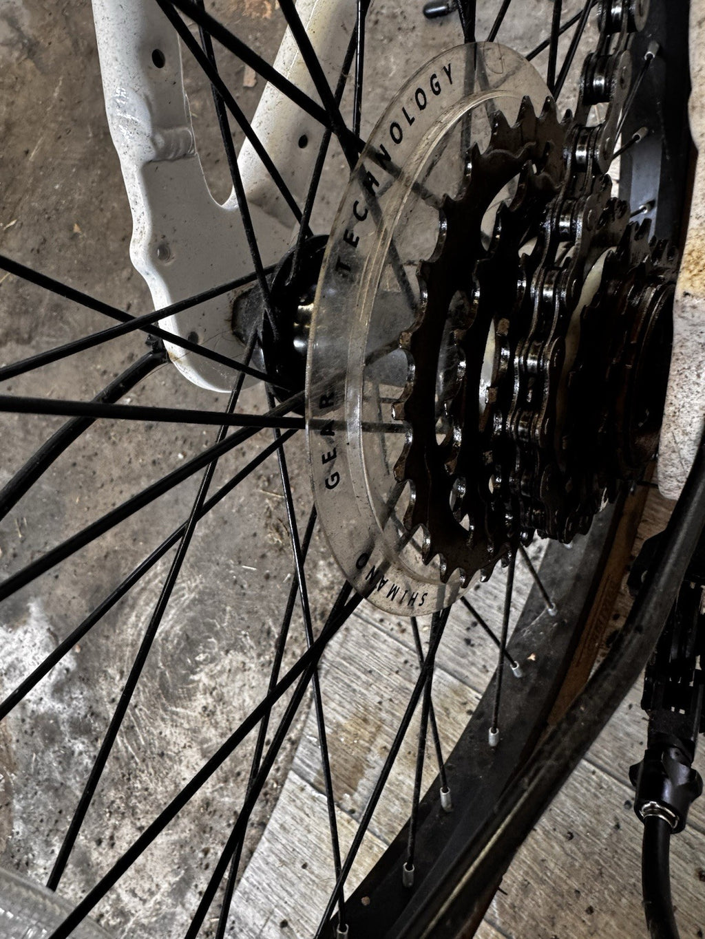 Cross CRF300 20in Folding Bike 6-Speed Shimano Derailleur Grip Shifter White
